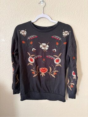 Brickyard Buffalo Grey Embroidered Floral Sweatshirt - Red & Cream Flowers